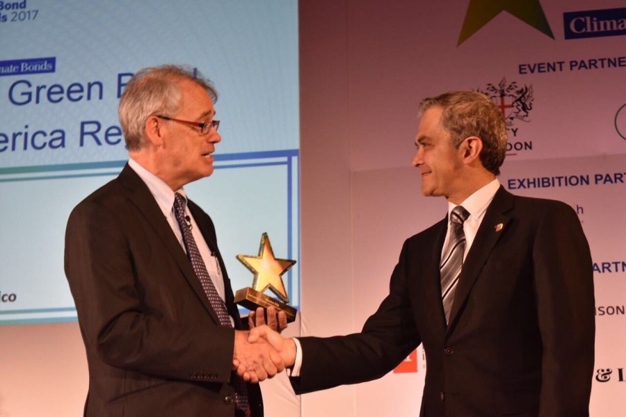 Premian a la CdMx por emitir el primer Bono Verde de AL