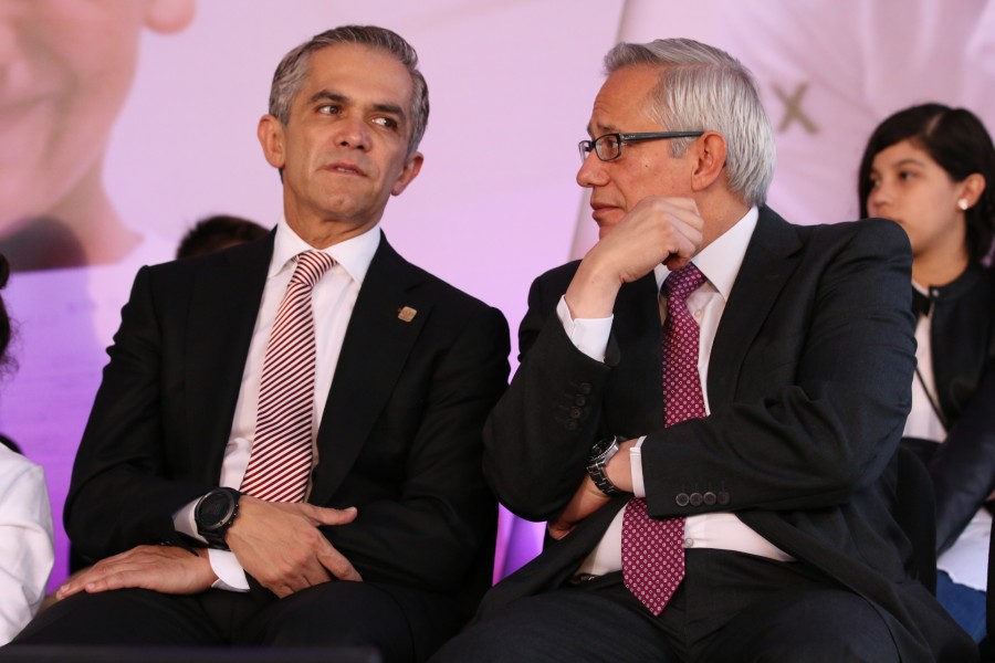 Se reune Mancera con comerciantes formales del STC
