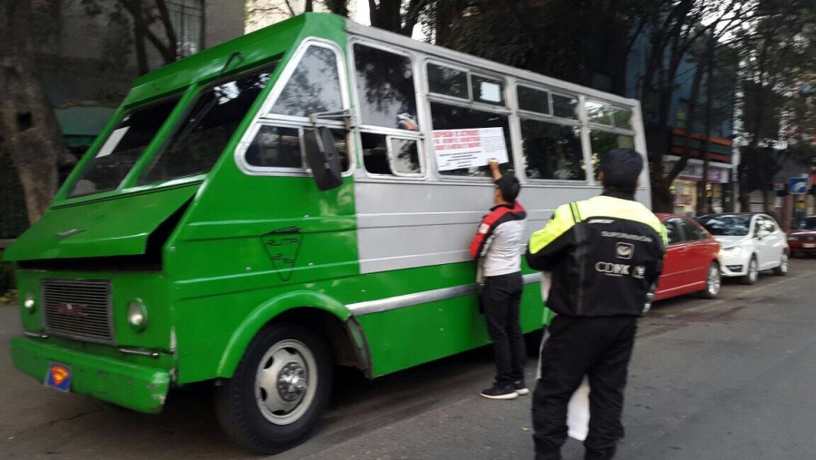 Revocarán tarjetón de microbusero involucrado en accidente
