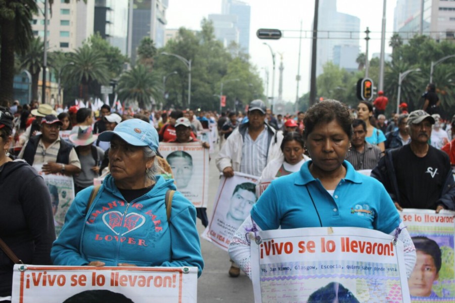 Exigen justicia para los 43 a 35 meses de su desaparición