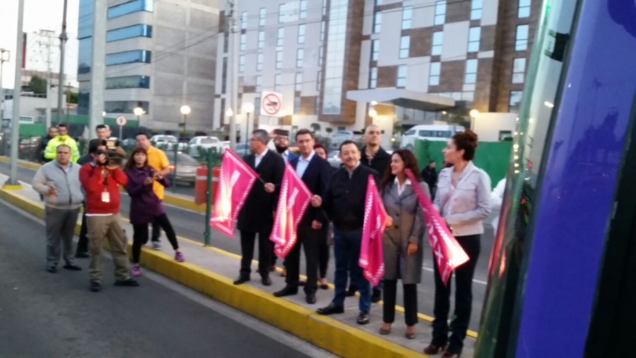Dan banderazo de salida a transporte pÃºblico en autopistas urbanas