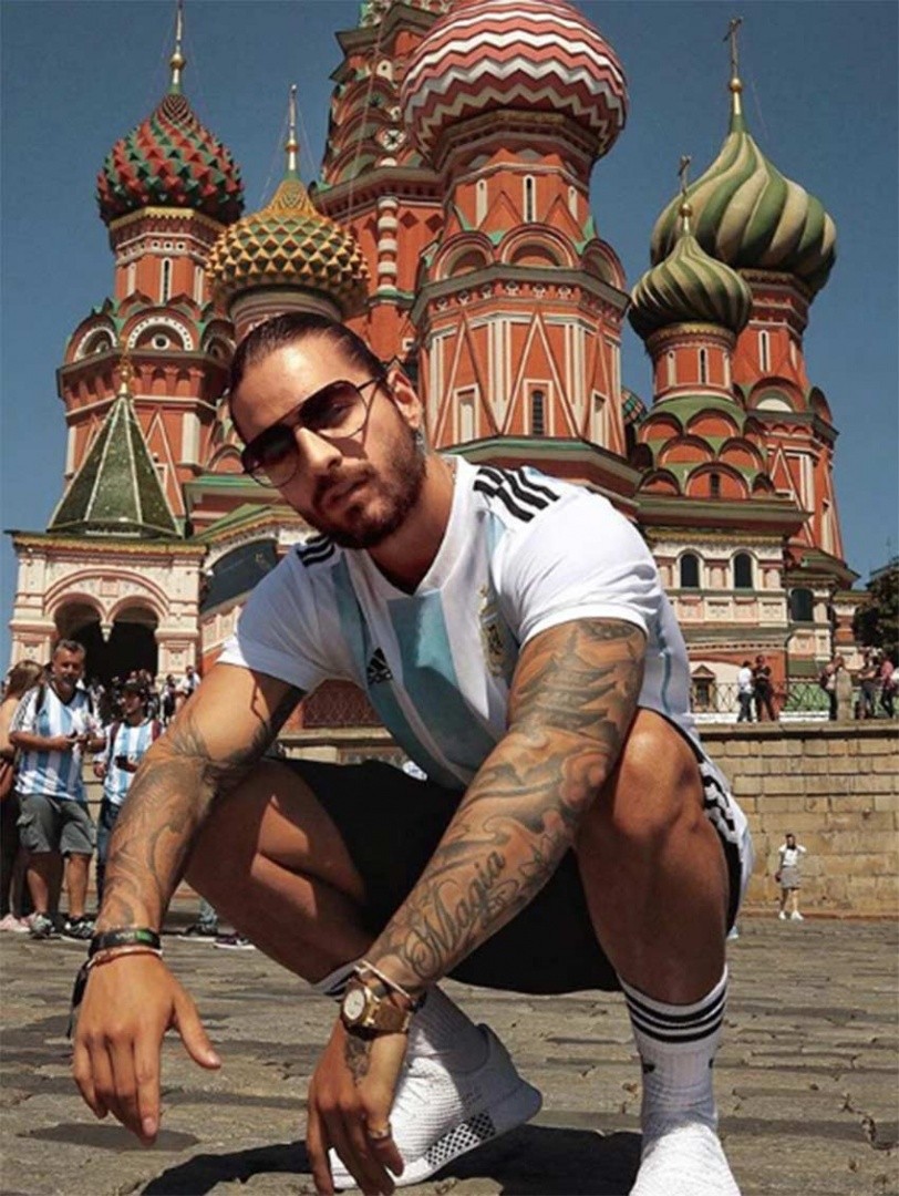 Durante partido de la selección colombiana, Maluma sufrió robo por 800.000 dólares en Rusia