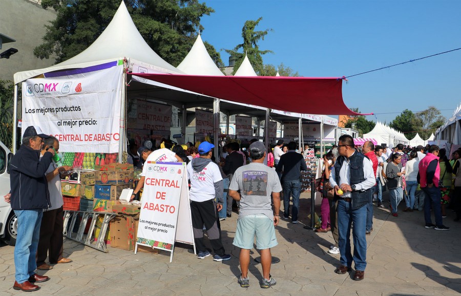 Apoya Central de Abasto en Coyoacán con útiles a bajo precio