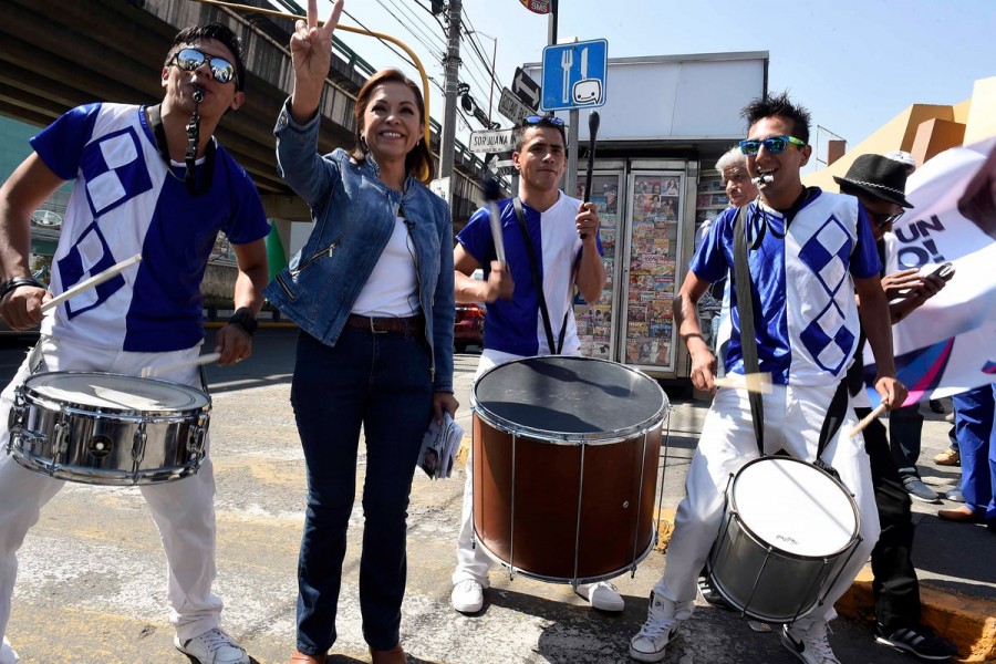 Vázquez Mota se compromete a llevar agua a Zona Oriente de Tlalnepantla