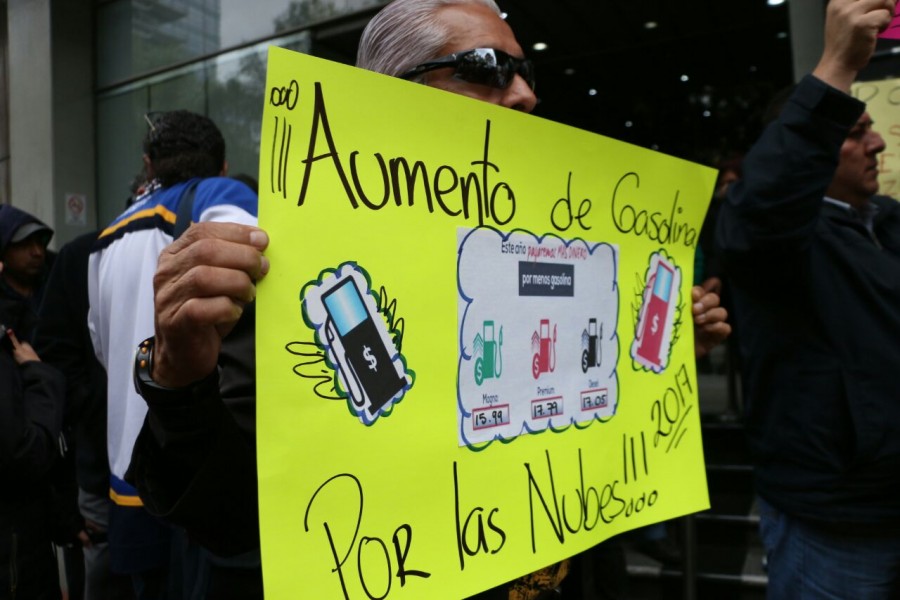 Convocan a protestar en Puebla por el alza a la gasolina