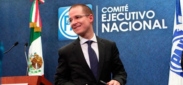Anaya dormirá con alcaldes de Veracruz afuera del Palacio de Gobernación