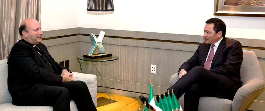 ReuniÃ³n entre Chong y el Nuncio ApostÃ³lico