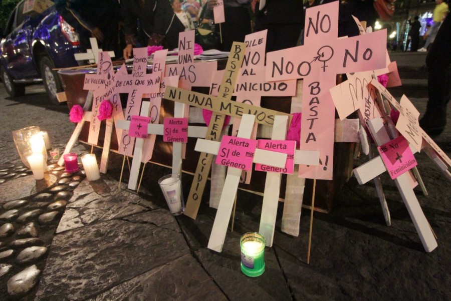 Coincide AMLO en reunión con gobernadores para atender feminicidios