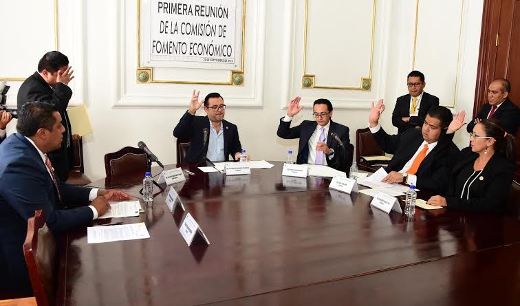 Aprueban dictámenes a favor de los jóvenes