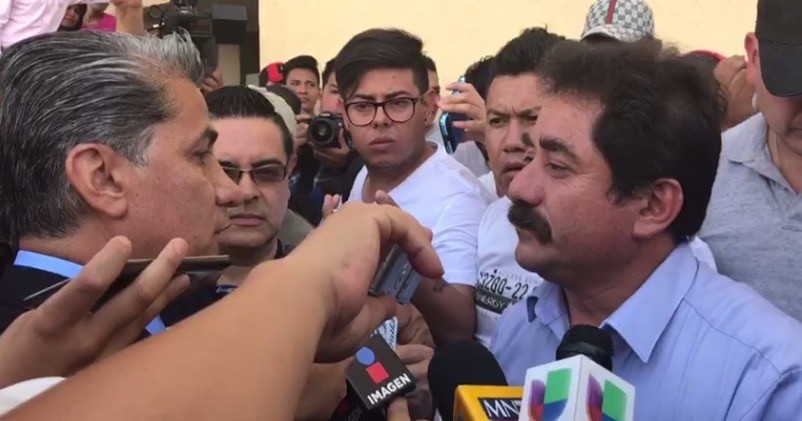 Presuntos priistas impiden aclaración de Monreal en Ecatepec