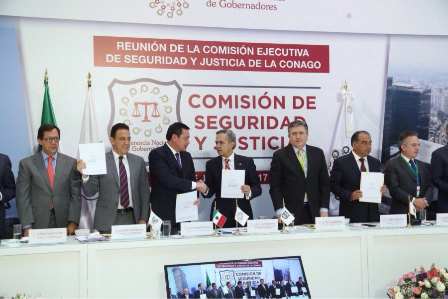 Firma Conago y Segob convenio para proteger a periodistas