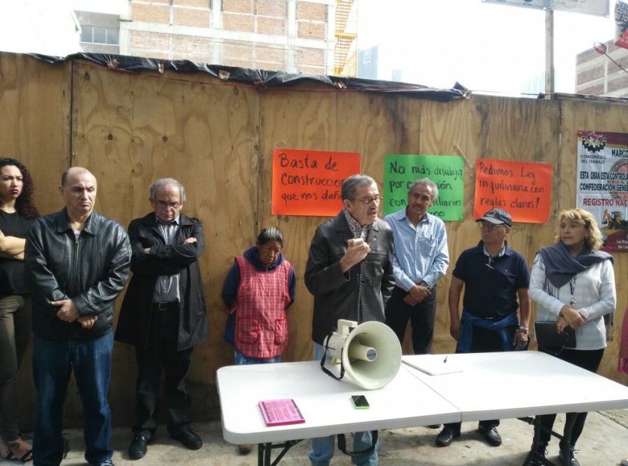Denuncian vecinos de La Roma corrupción inmobiliaria, desalojos ilegales, socavones y daños a viviendas