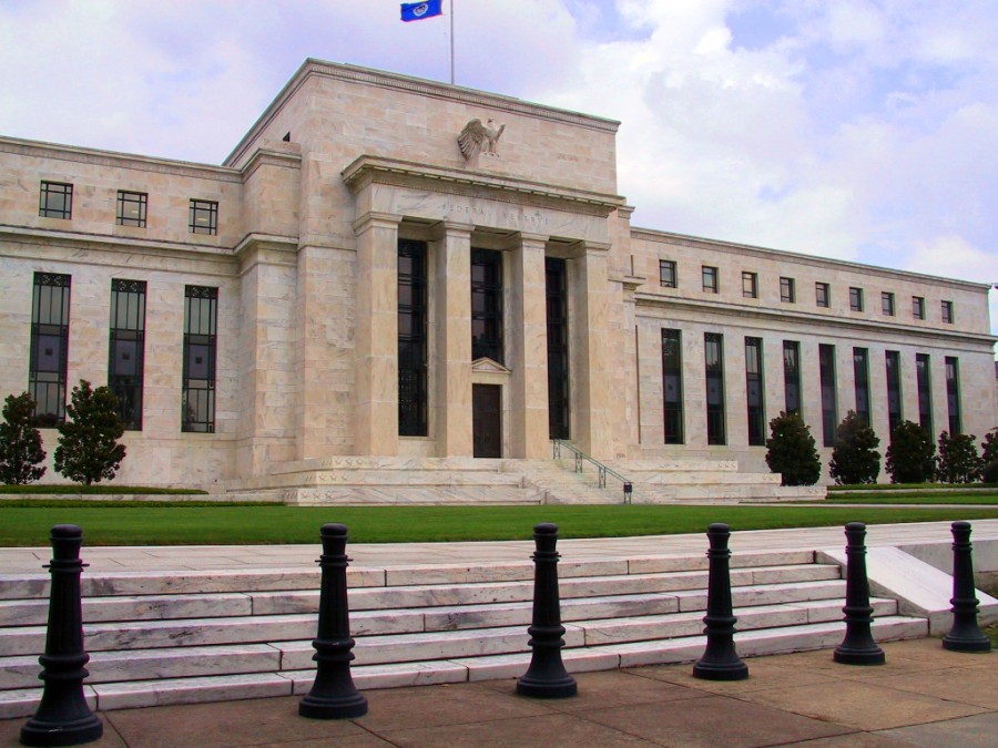 Fed  mantiene sin cambios su tasa de interés; aplaza el alza para después de la elección en EU