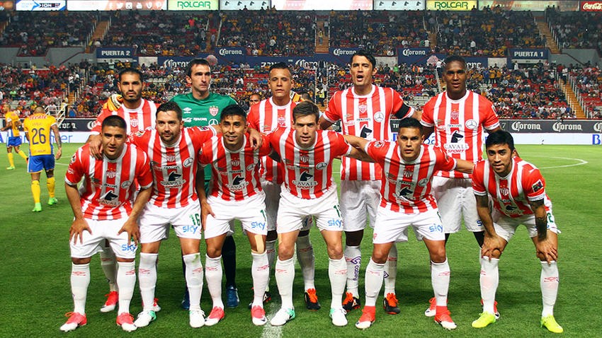 Necaxa busca ante el América librar el descenso