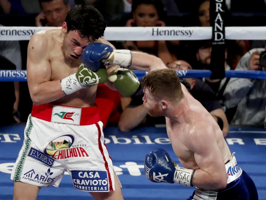 Canelo derrota con facilidad a Chávez Jr. en Las Vegas