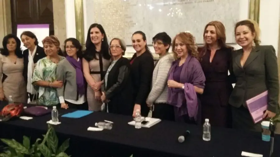 Es necesario tener una jefa de Gobierno, coinciden ex diputadas constituyentes