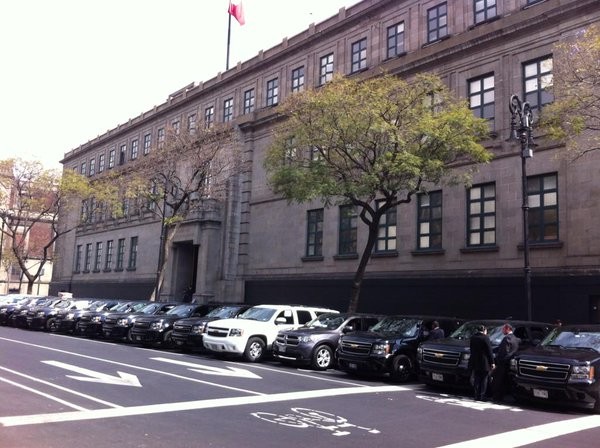 Autos de lujo encuentran la forma de no pagar Tenencia en la Capital CDMX