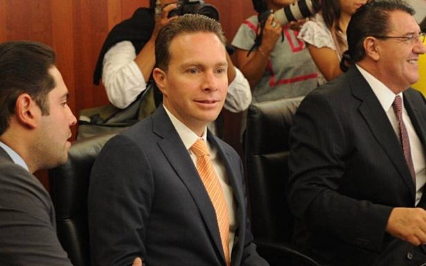 Niegan senadores licencia a Manuel Velasco