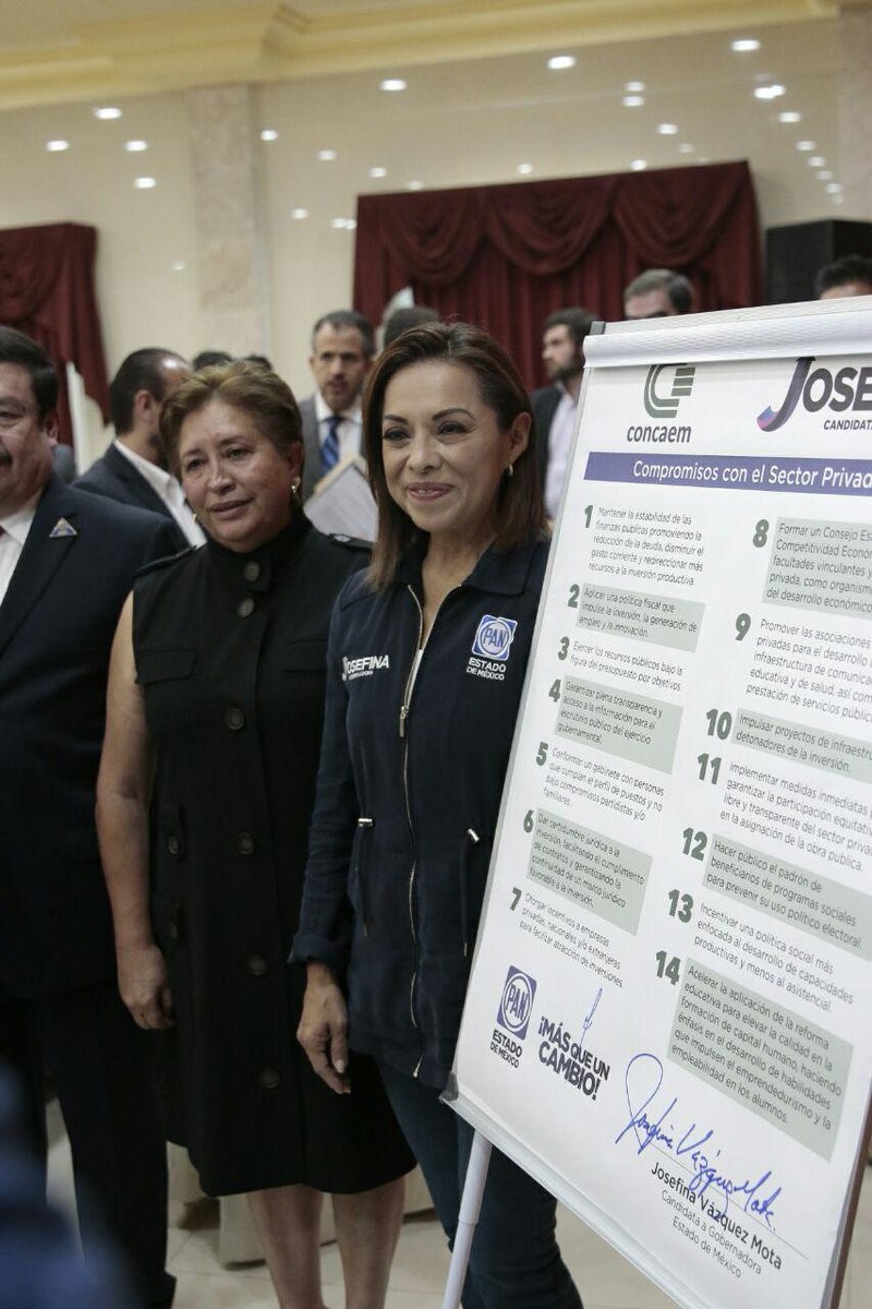 Vázquez Mota firma compromiso con CONCAEM; promete reducción de impuestos