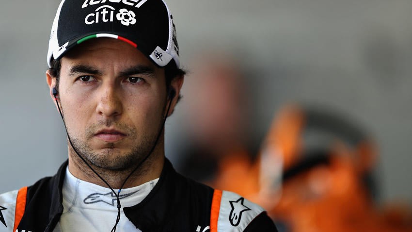 Checo Pérez recibe llamada de atención