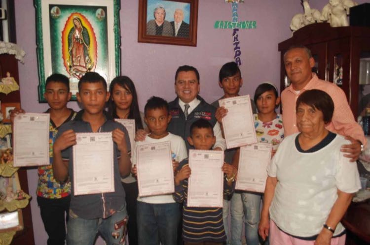 Entrega Abogado en tu Casa 100 mil actas de nacimiento
