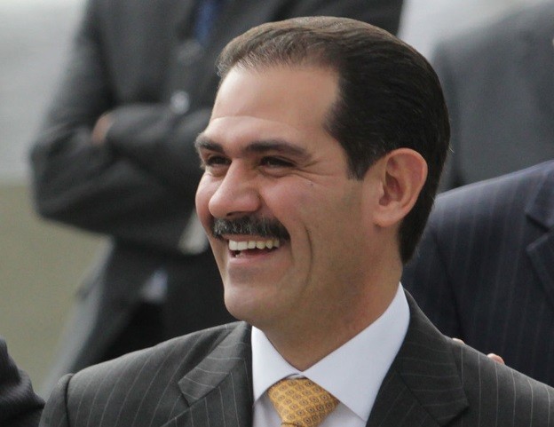 Busca Interpol a ex gobernador de Sonora