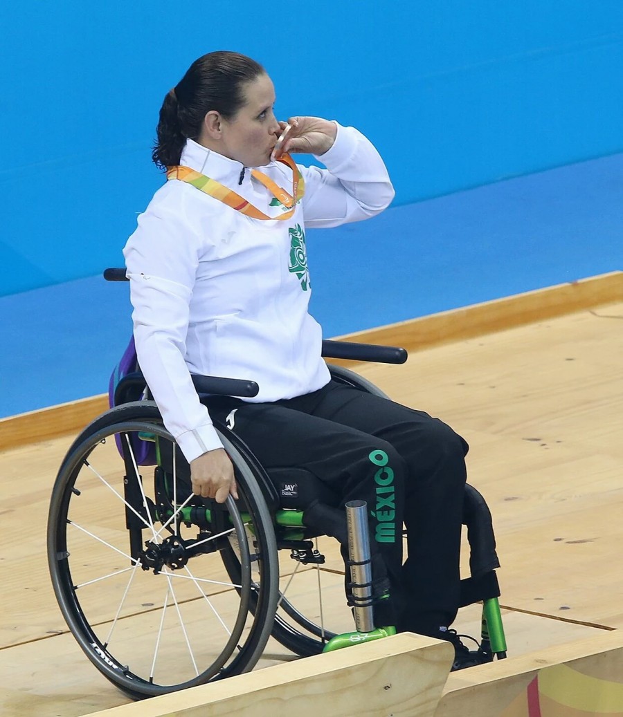 Gana Nely Miranda medalla de bronce en natación
