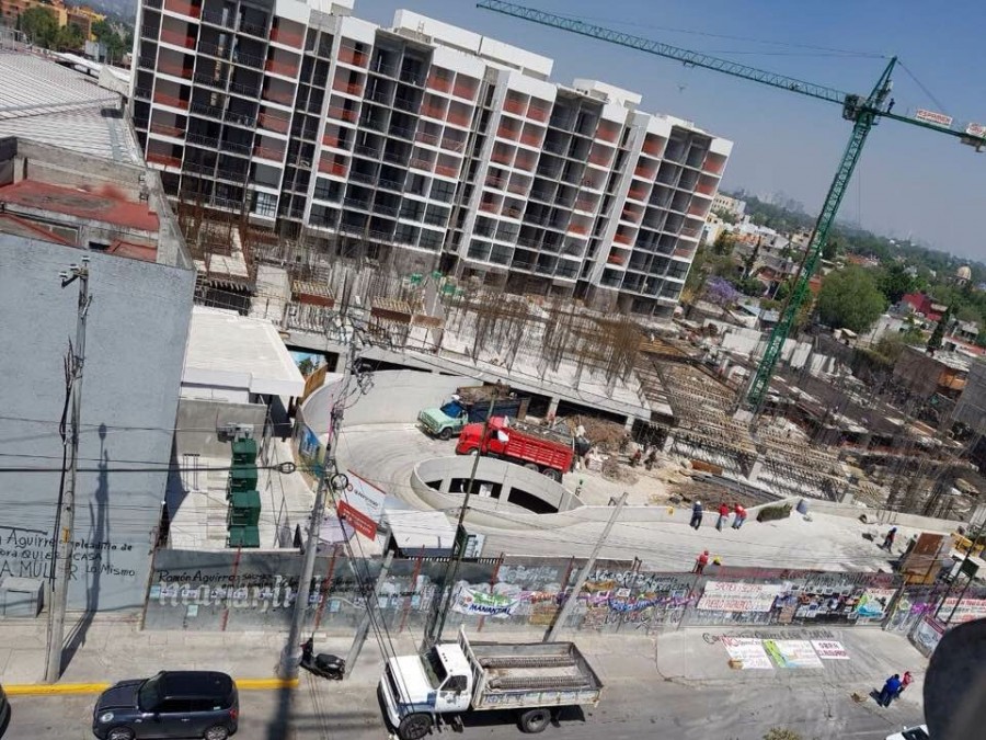 Mantienen vecinos de Coyoacán rechazo a obra de Quiero Casa. Ha tirado 5.6 millones de litros de agua, acusan