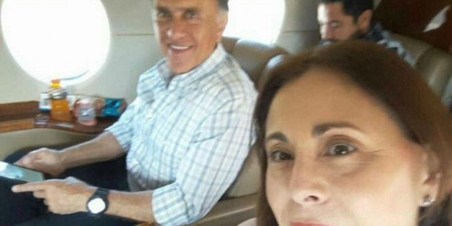 Publican fotografía de diputada de Morena abordo de aeronave oficial con Yunes