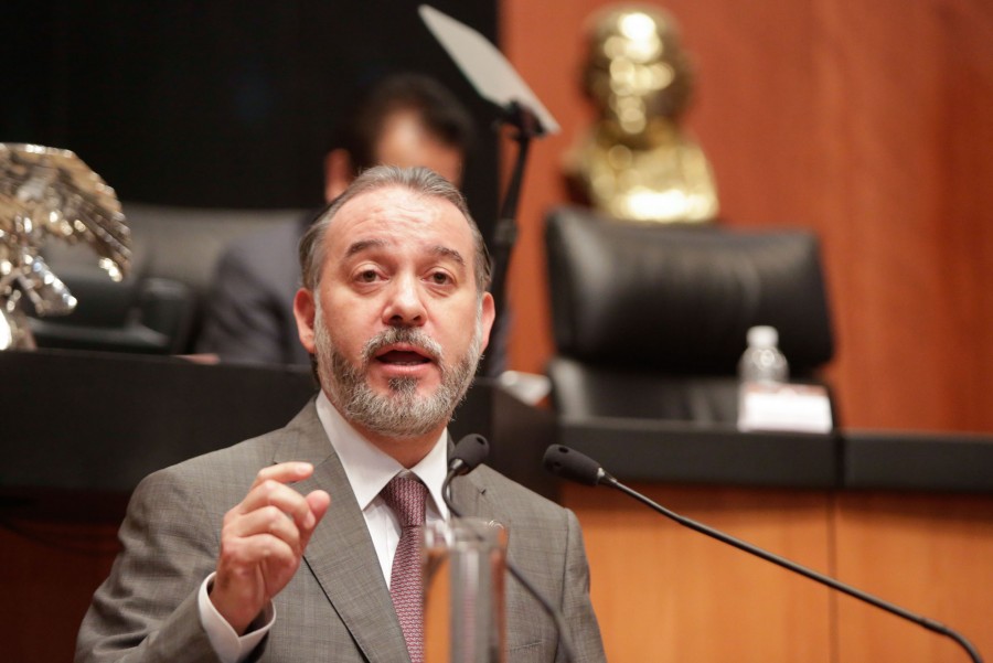 Impugna PGR la Constitución de la CDMX