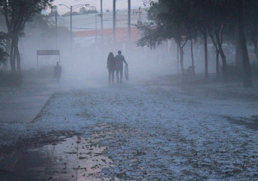 Granizo y lluvia intensa en el sur de la CDMX