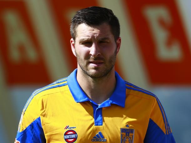 Gignac causa revuelo en redes sociales