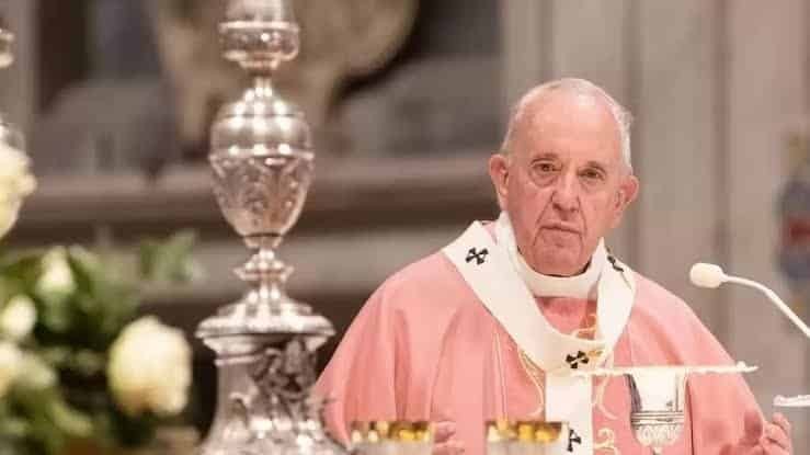 Elimina Papa secreto pontificio en casos de pederastia