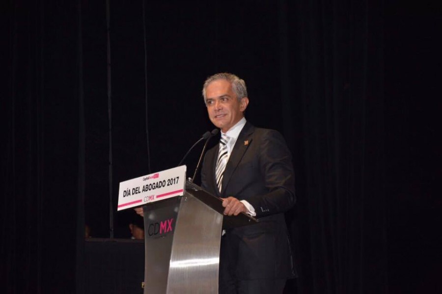 Llama Mancera a jueces y magistrados a mejorar el NSJP