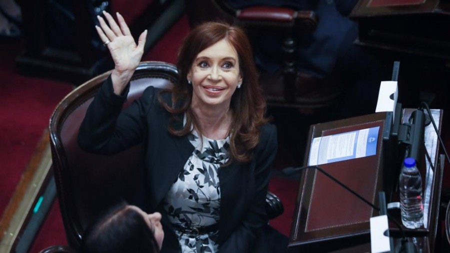 Ordena juez arresto y desafuero a la ex presidenta de Argentina Cristina Fernández