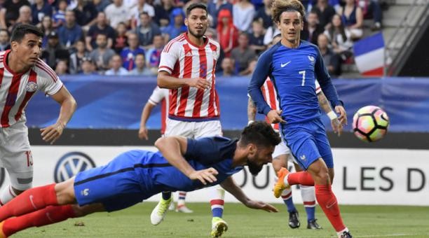 Francia derrota 5-0 a Paraguay
