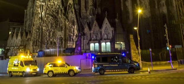 Los Mossos desalojan el templo de La Sagrada Familia tras recibir falsa alarma terrorista