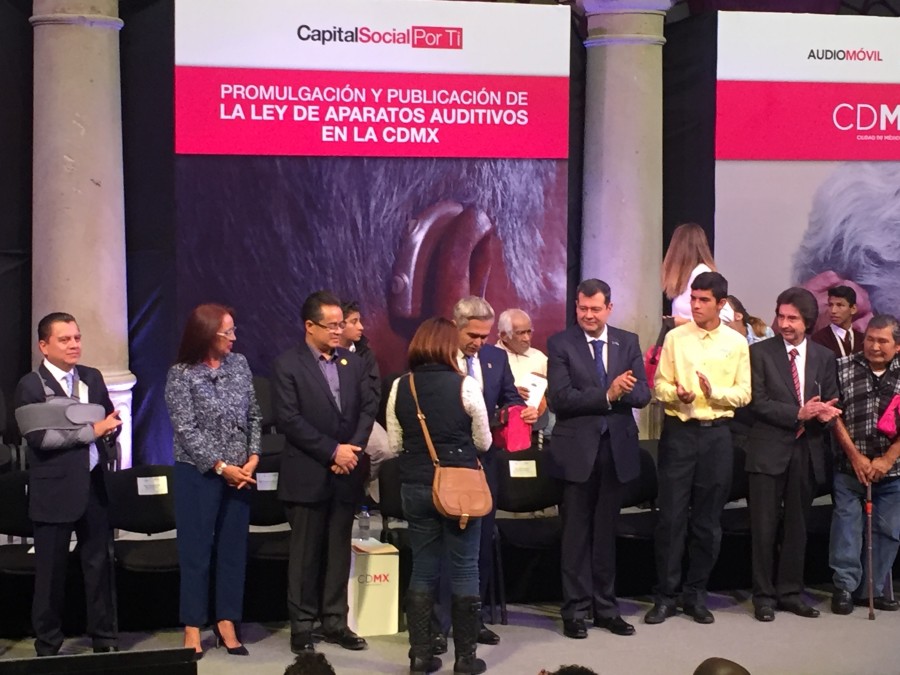 Promulgan la Ley de aparatos auditivos en la CdMx