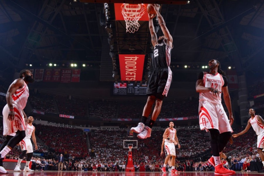 Spurs vencen a los Rockets en juego 3
