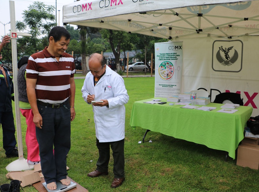 Acuden mil 500 personas a feria de la salud FICEDA
