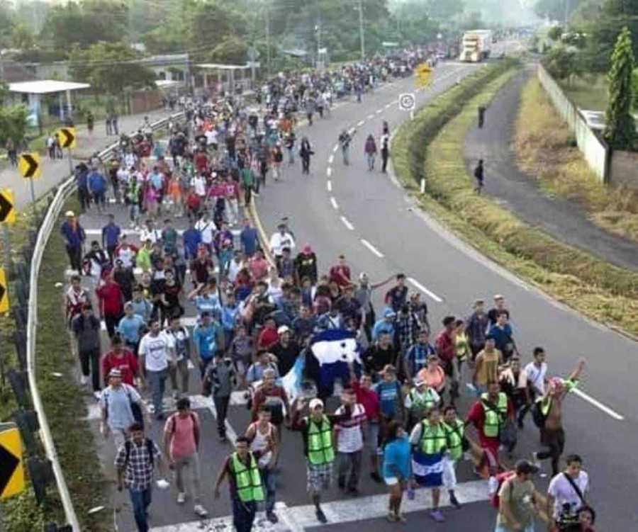 Nueva caravana de centroamericanos avanza hacia EU pese a advertencias de Trump