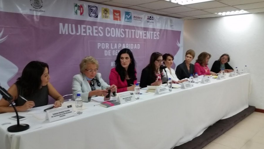 En pleno debate de la ley electoral, diputadas constituyentes visitaron al diablo