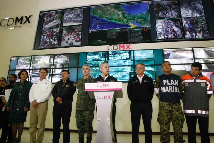 Suman 136 muertos y 38 derrumbes en CDMX tras sismo: Mancera