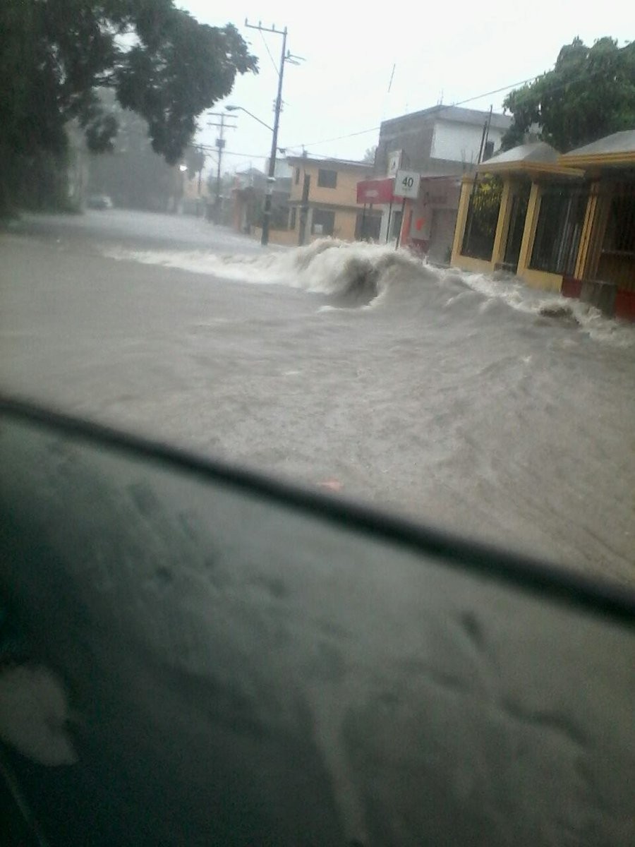 Tampico inundado por tormenta de tres horas
