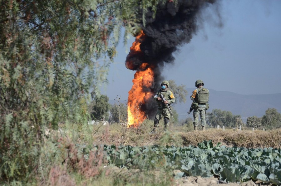 Explota ducto de Pemex en Veracruz