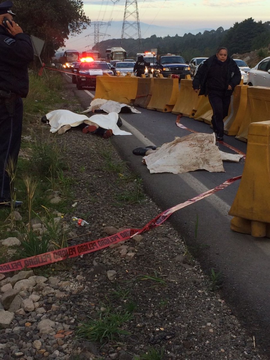 Hallan cuatro cuerpos en la carretera MÃ©xico-Toluca, a la altura del kilÃ³metro 38
