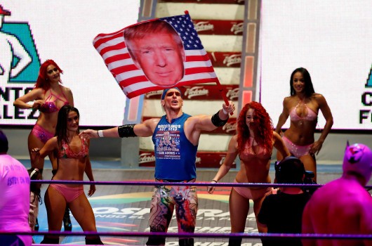 Luchador apoya a Trump y genera el odio del público mexicano