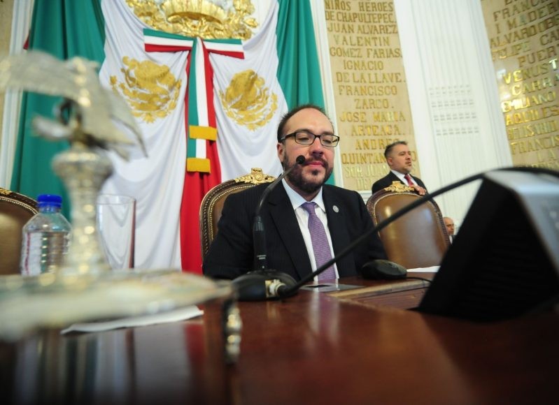 ALDF exhibirá a sus diputados faltistas
