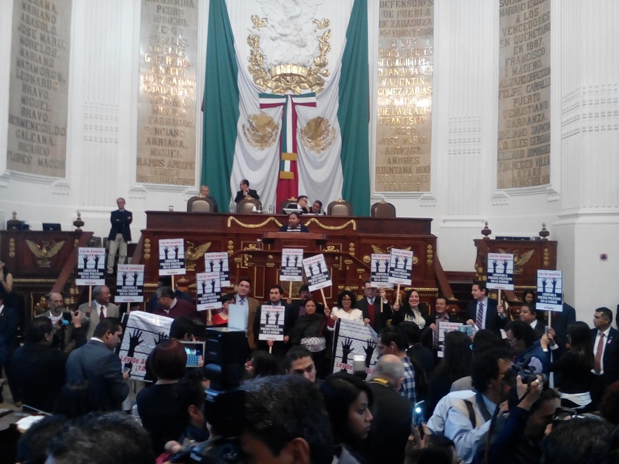 Discuten Ley de AmnistÃ­a en pleno ALDF