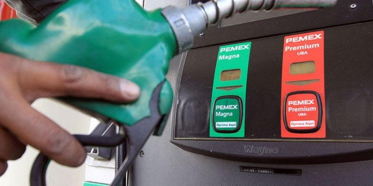 Gasolina premium y magna aumentan 2 centavos